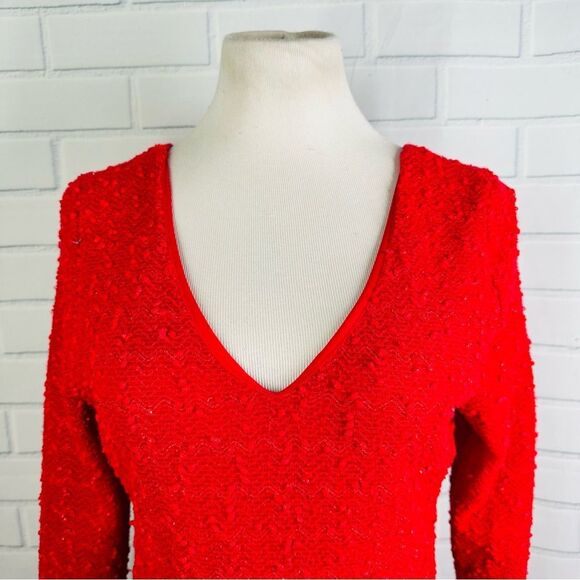 Jennifer Lopez Red Sequin V-Neck Keyhole Sweater - Size Large - Picture 3 of 10